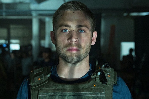 Em trai Paul Walker dong phim chien tranh cung Nicolas Cage hinh anh