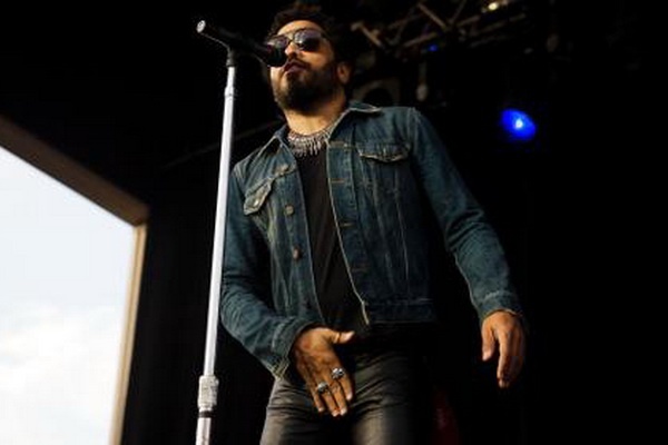 Lenny Kravitz doa kien sau su co ‘lo hang’ hinh anh