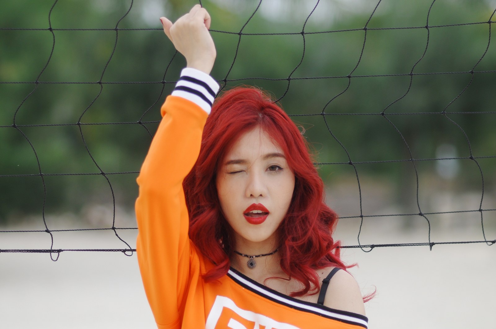 Mai Fin khoe vu dao trong MV 'Thien duong ben em' hinh anh