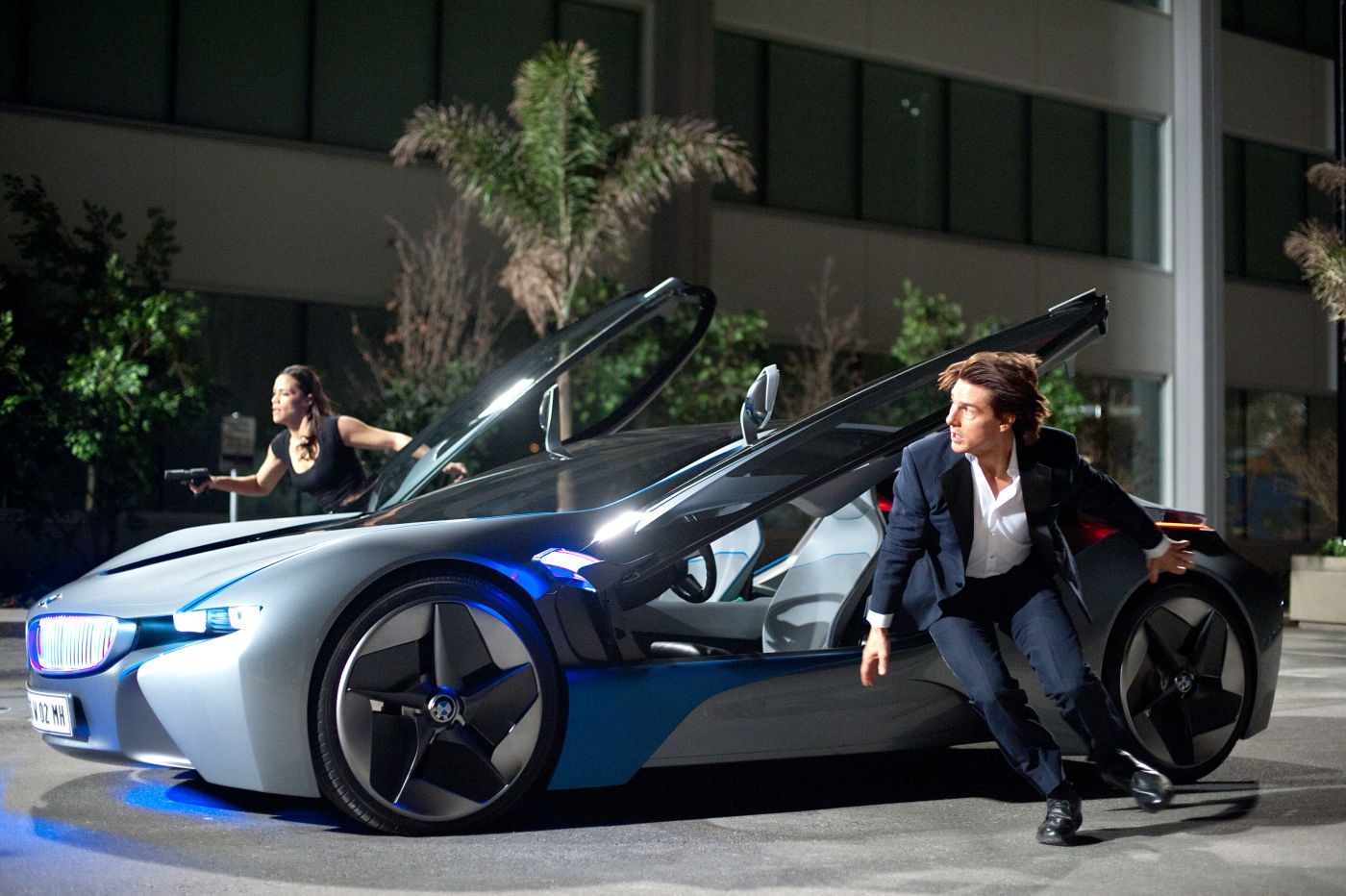 ...còn Ethan Hunt luôn có những người cộng sự đắc lực sát cánh.