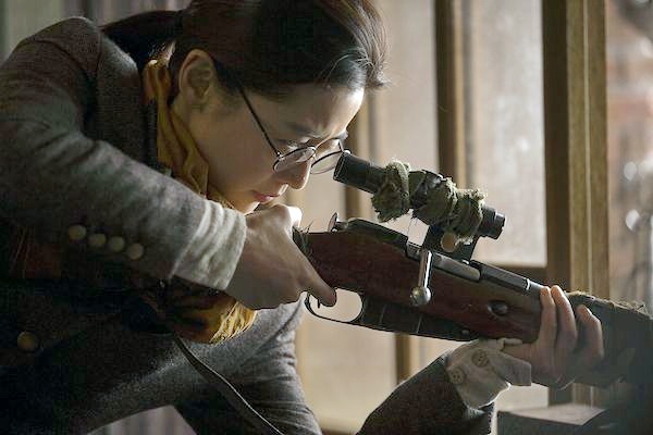 Bom tan cua Jeon Ji Hyun vuot mat ‘Avengers 2’ tai que nha hinh anh