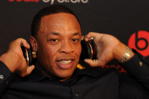 Billboard 200 khoi sac tro lai nho Luke Bryan va Dr. Dre hinh anh