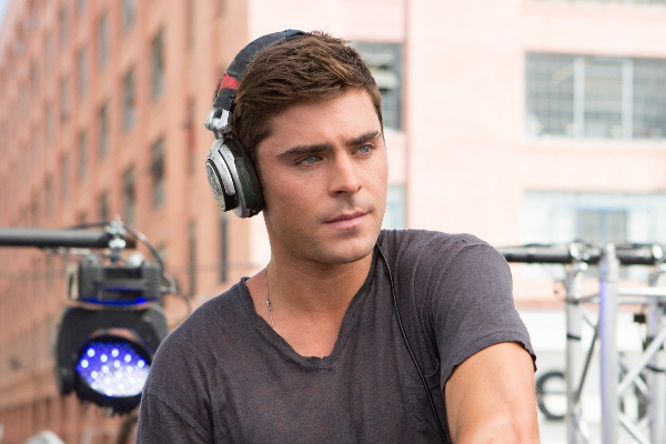 Phim moi cua Zac Efron lap ky luc buon tai phong ve hinh anh