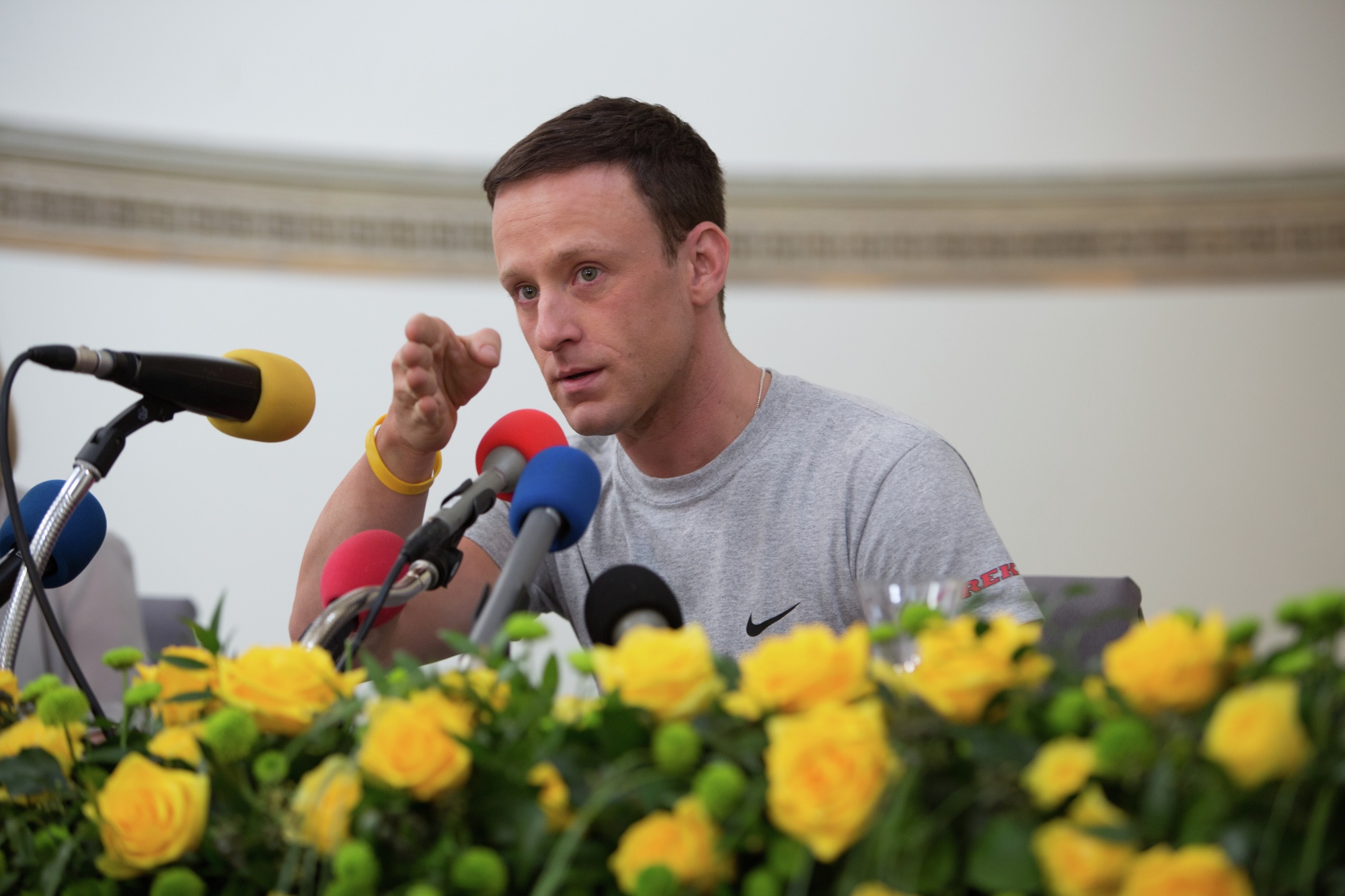 Sao su dung chat kich thich de vao vai Lance Armstrong hinh anh
