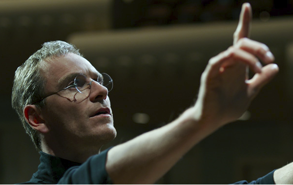 Bien kich phim ‘Steve Jobs’ xin loi Tim Cook hinh anh