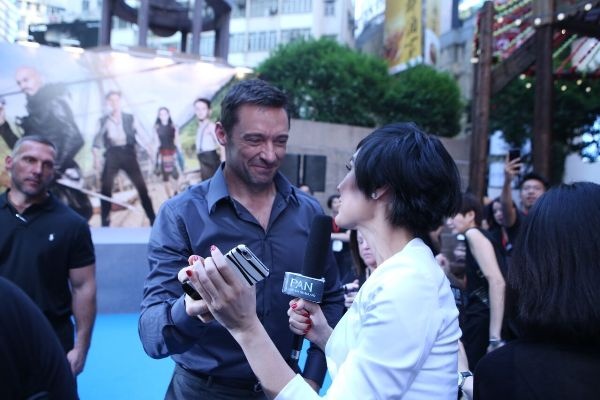Kathy Uyen gap go Hugh Jackman tai buoi ra mat 'Pan' o Hong Kong hinh anh