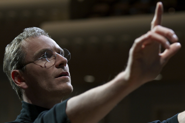 Tai sao ‘Steve Jobs’ la phim gay tranh cai nhat 2015? hinh anh