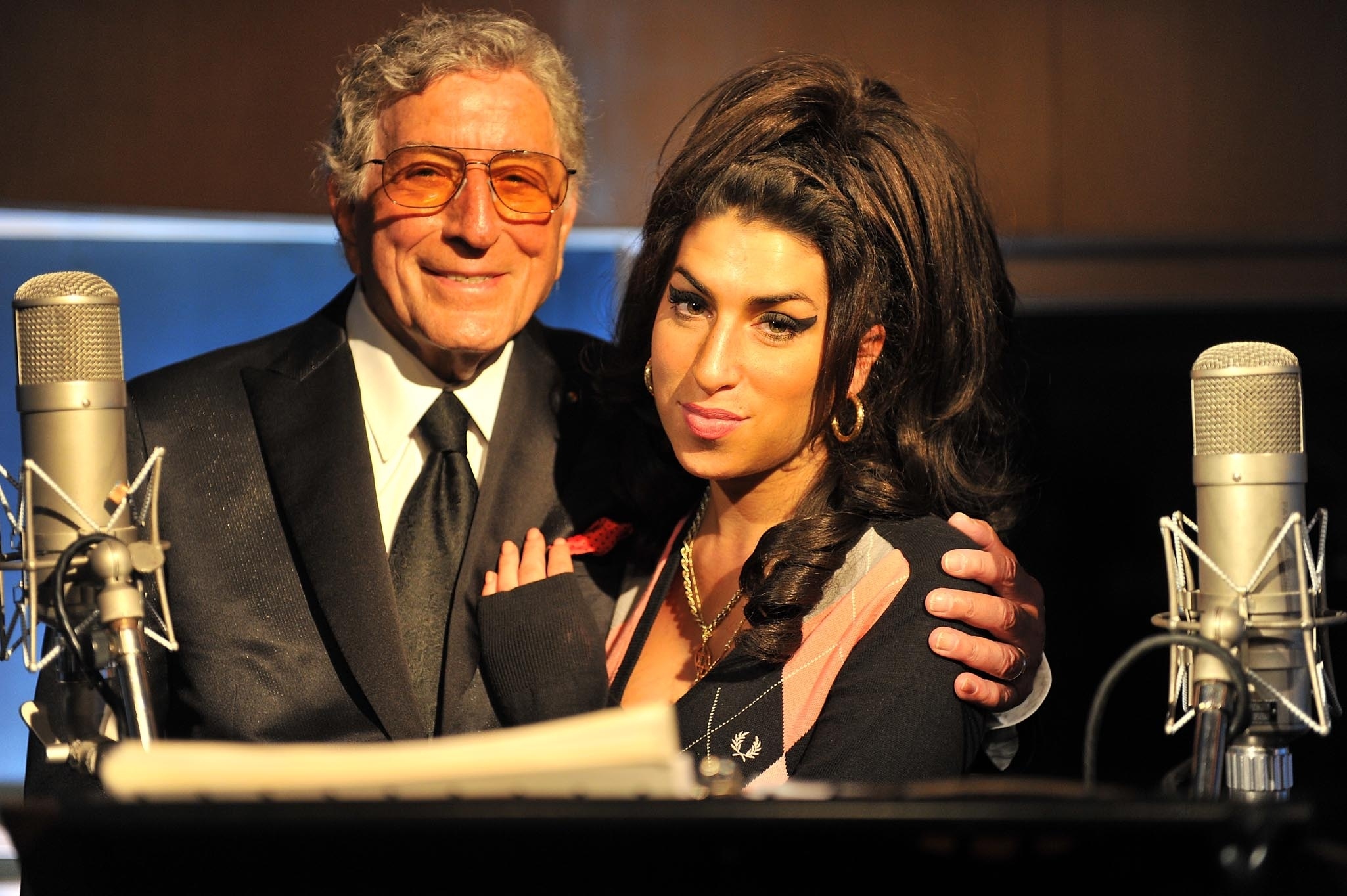Tony Bennett & Amy Winehouse - 'Body and Soul' hinh anh