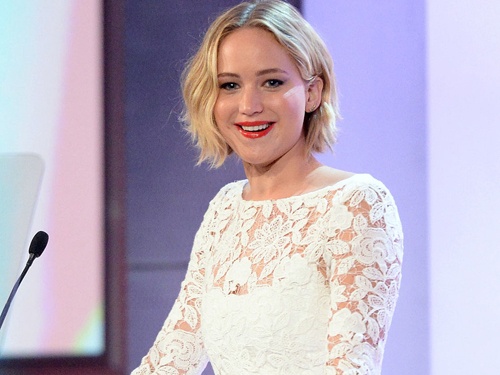 Jennifer Lawrence chuan bi lam dao dien phim hai hinh anh