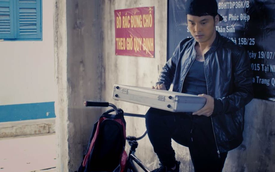 Hùng Ali mang hơi hướm của các bộ phim xã hội đen Hong Kong trong quá khứ.