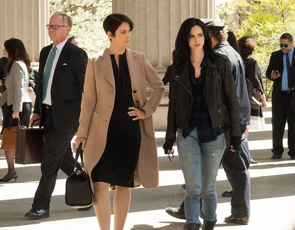 Trước khi tham gia Jessica Jones, Carrie-Anne Moss nổi tiếng với vai Trinity trong Matrix