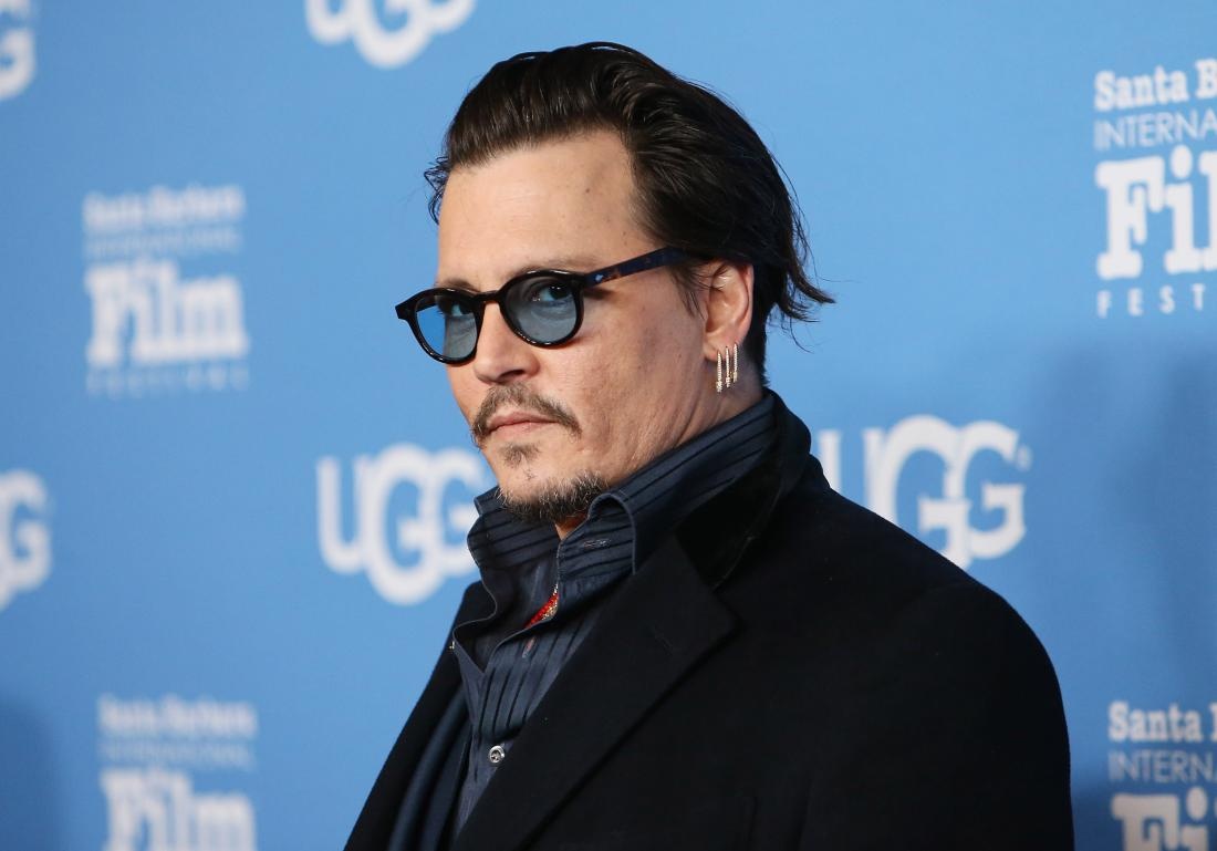 Johnny Depp tham gia phim ‘Nguoi tang hinh’ moi hinh anh