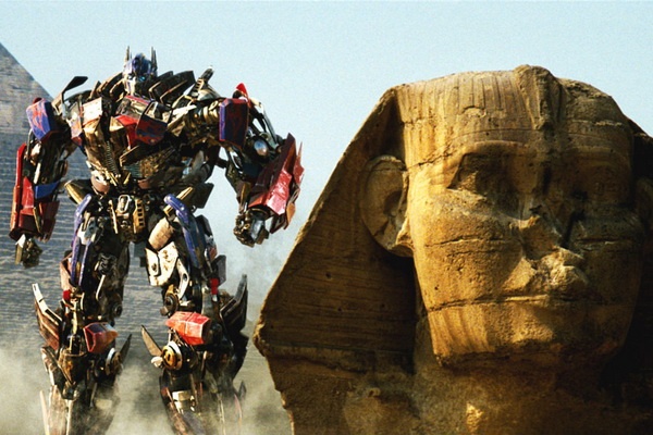 Ai Cap huyen bi tren man anh Hollywood hinh anh