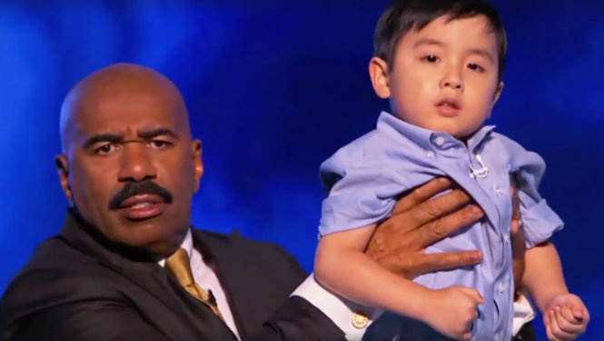 Than dong goc Viet Evan Le len song NBC cung Steve Harvey hinh anh