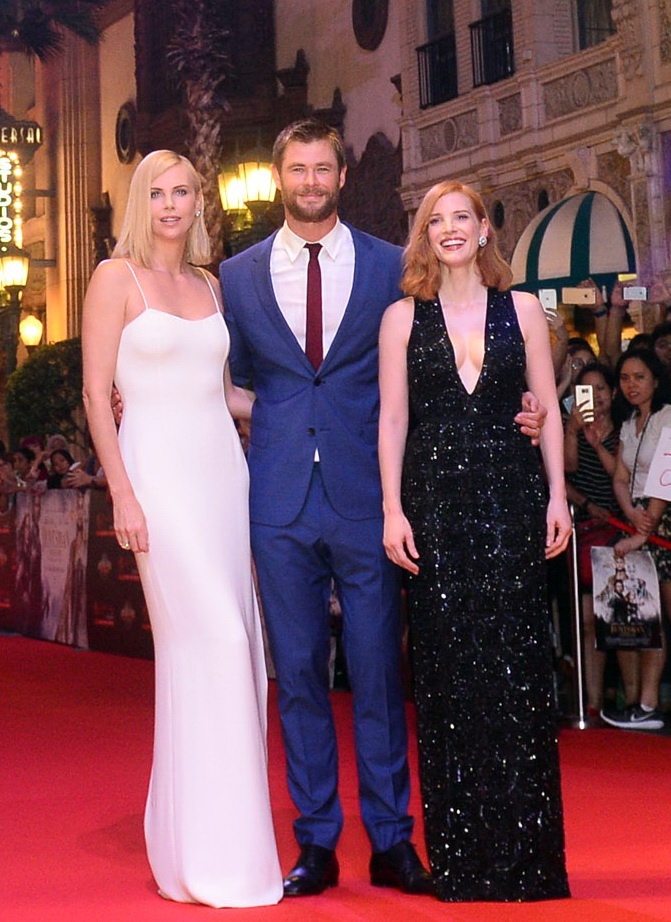 Lan Khuê và Phở Đặc Biệt tại họp báo Huntsman ảnh 6 Lan Khue va Pho Dac Biet tai hop bao Huntsman anh 6