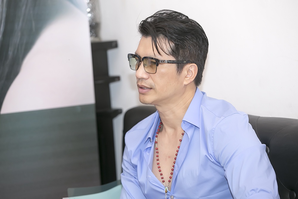 phỏng vấn Dustin Nguyễn ảnh 3 phong van Dustin Nguyen anh 3