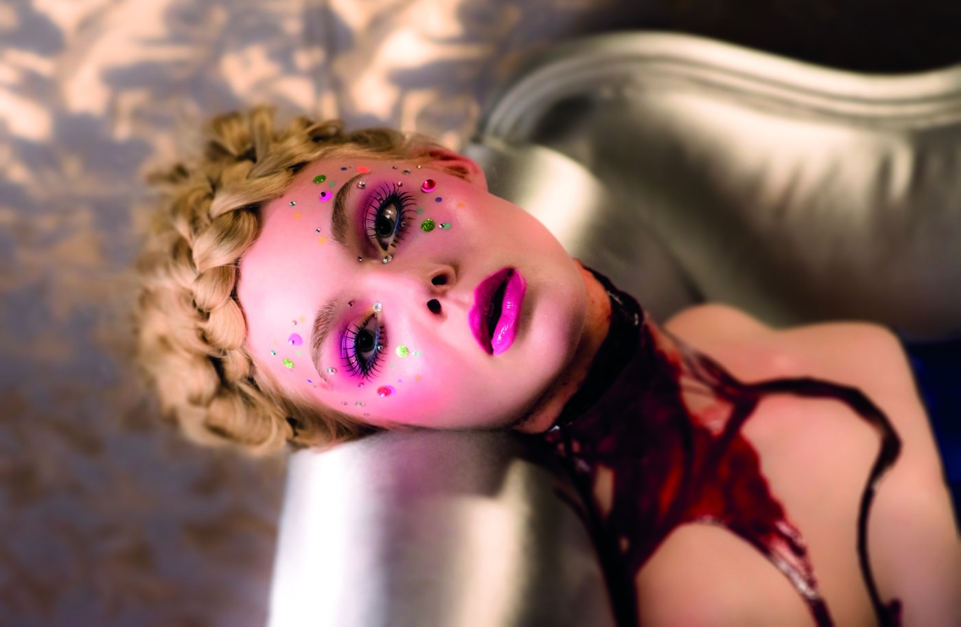 ‘Ac quy san catwalk’ muon he lo goc toi lang thoi trang hinh anh