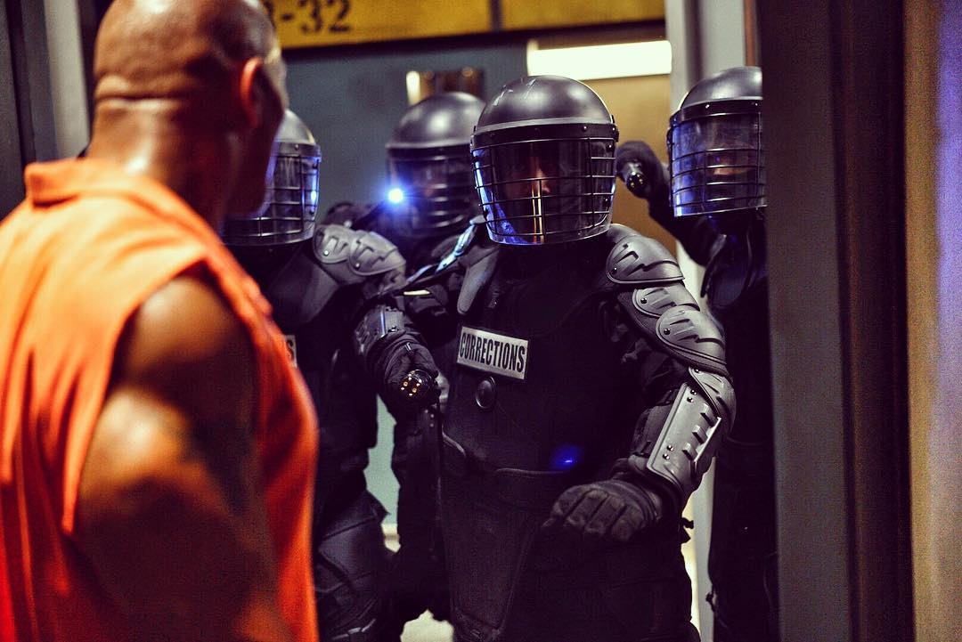 The Rock vuot nguc trong Fast 8 anh 1