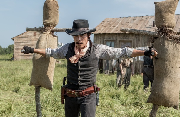 Lee Byung Hun chia se ve vai dien cao boi phong dao hinh anh