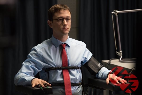 ‘Snowden’: Ke phan boi nuoc My khien ca the gioi rung dong hinh anh