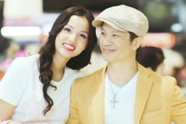 Dustin Nguyen - Bebe Pham mang ‘Trung so’ toi du LHP Kim Ke hinh anh