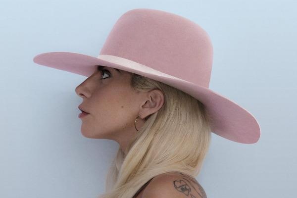 Lady Gaga cong bo danh sach ca khuc trong album moi hinh anh