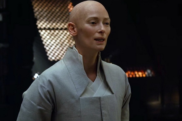 Doan phim Doctor Strange phan phao cao buoc ‘tay trang’ hinh anh