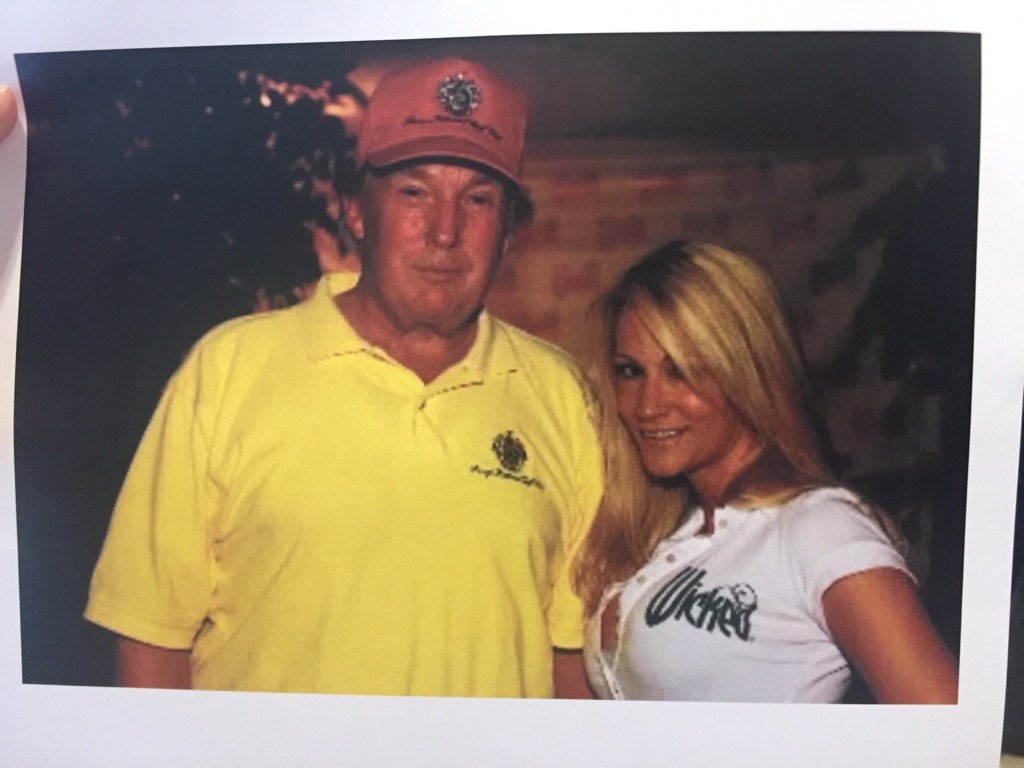 Donald Trump bị tố cáo ảnh 2 Donald Trump bi to cao anh 2