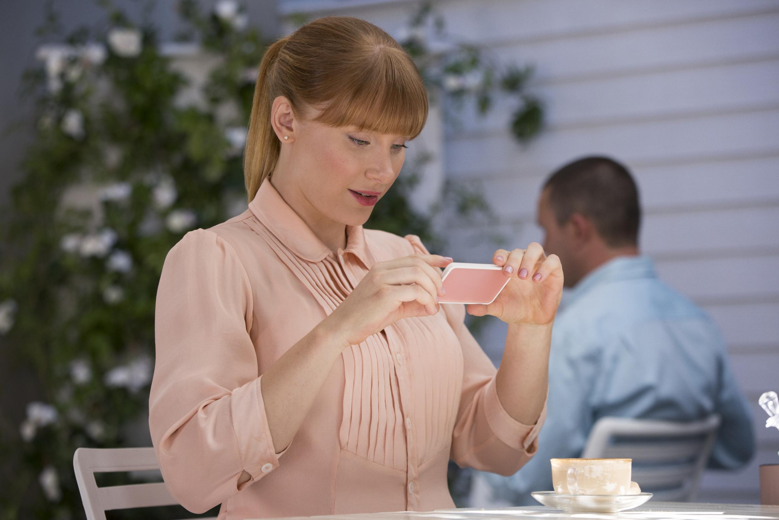‘Black Mirror’: Tam guong den phan chieu mat trai cong nghe hinh anh