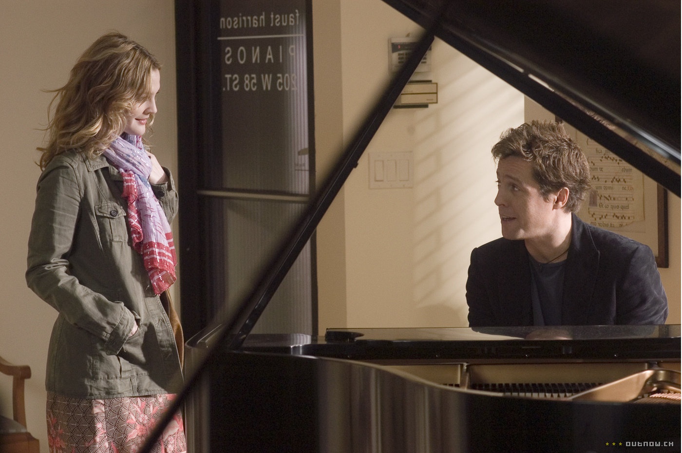 Hugh Grant & Drew Barrymore - 'Way Back Into Love' hinh anh