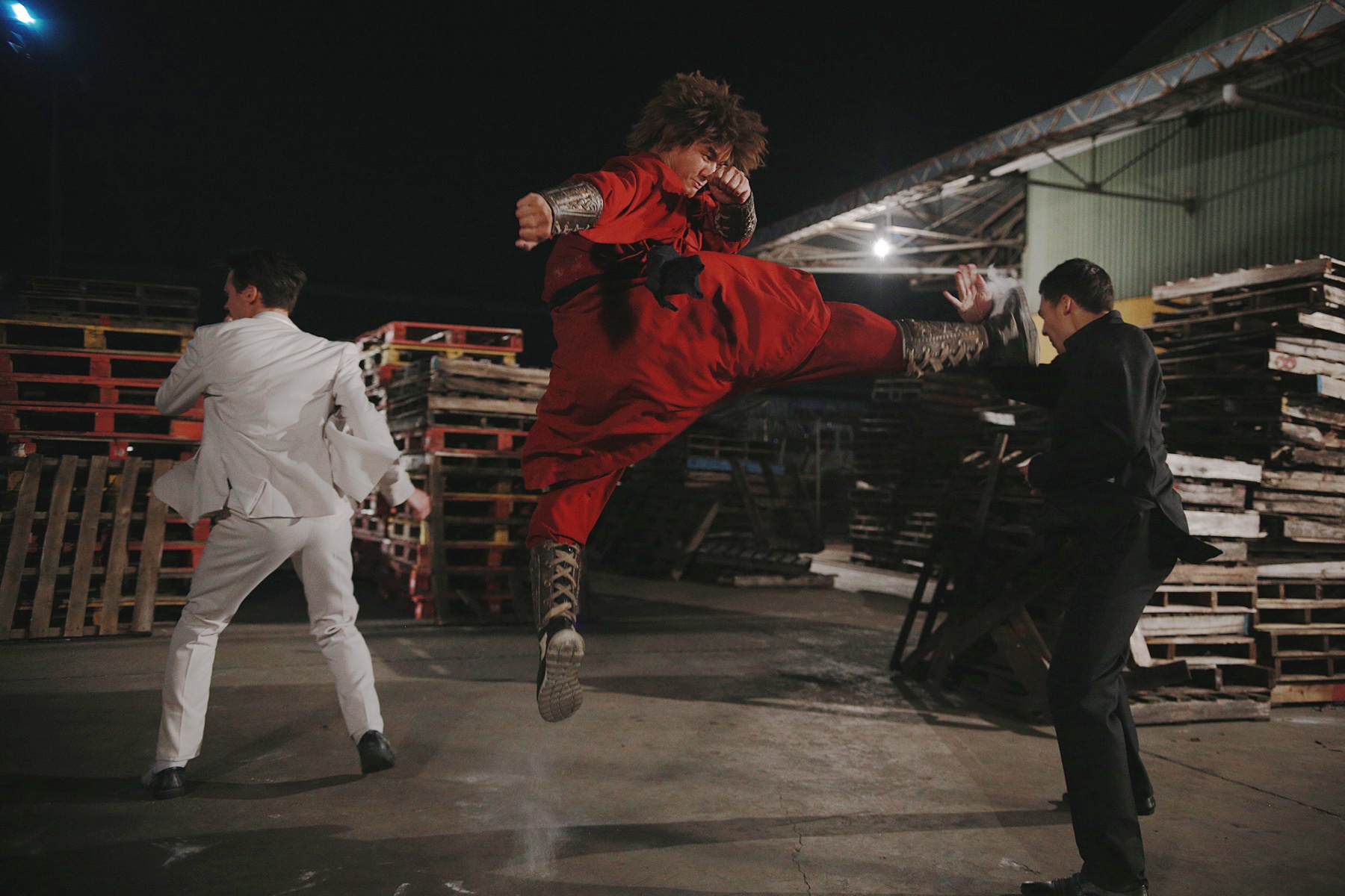 ‘Hau boi Thanh Long’ khoe vo nghe trong phim Viet chieu Tet hinh anh