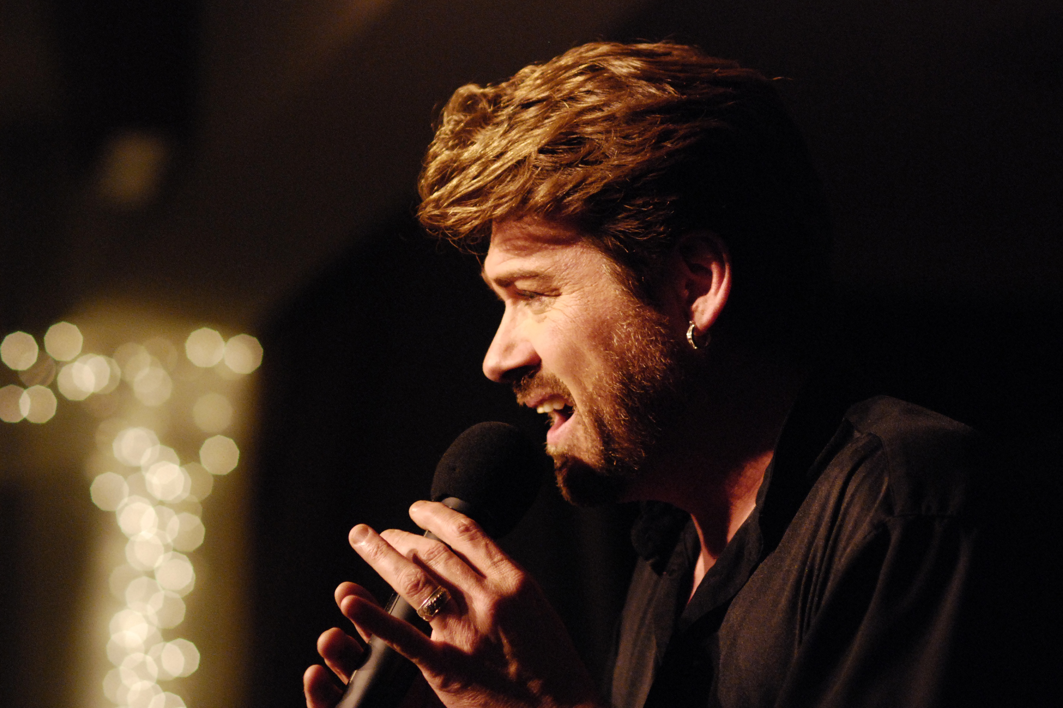 George Michael - 'Jesus to a Child' hinh anh