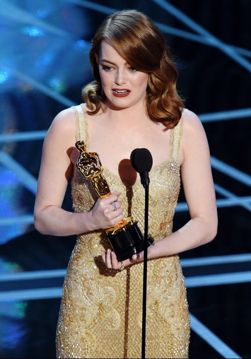 Emma Stone nói gì về sự cố nhầm lẫn tại Oscar ảnh 2 Emma Stone noi gi ve su co nham lan tai Oscar anh 2