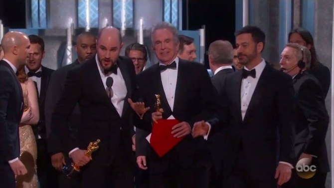 Khoanh khac nham lan bi hai khi cong bo giai Phim truyen xuat sac cua Oscar 2017 hinh anh