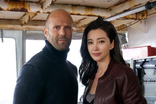 Phim ca map cua Jason Statham, Ly Bang Bang chieu muon nua nam hinh anh