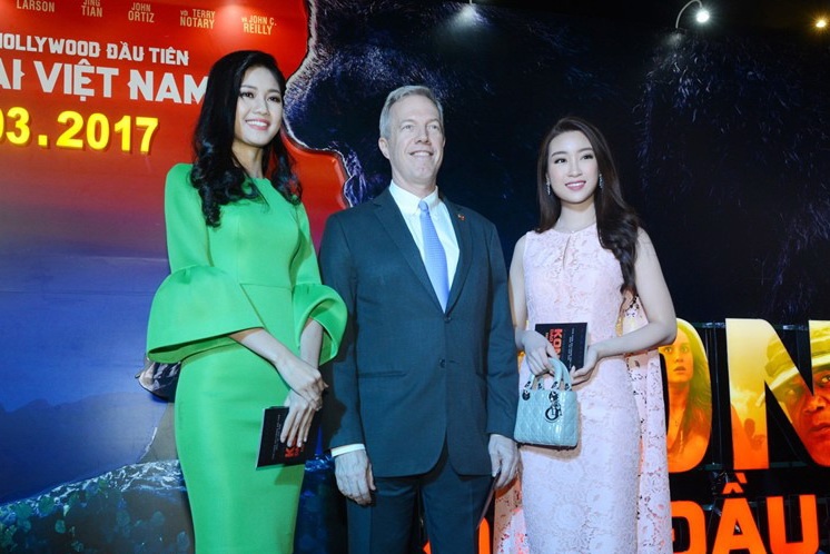 Dai su My, Hoa hau My Linh nghi gi sau khi xem ‘Kong: Skull Island’? hinh anh