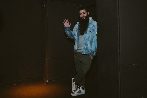 Dao dien ‘Kong: Skull Island’ gui loi chao Zing.vn truoc buoi giao luu truc tuyen hinh anh