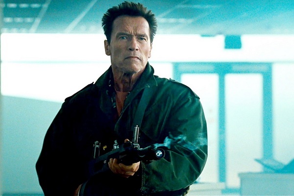 ‘Biet doi danh thue 4’ co the mat tiep Arnold Schwarzenegger hinh anh