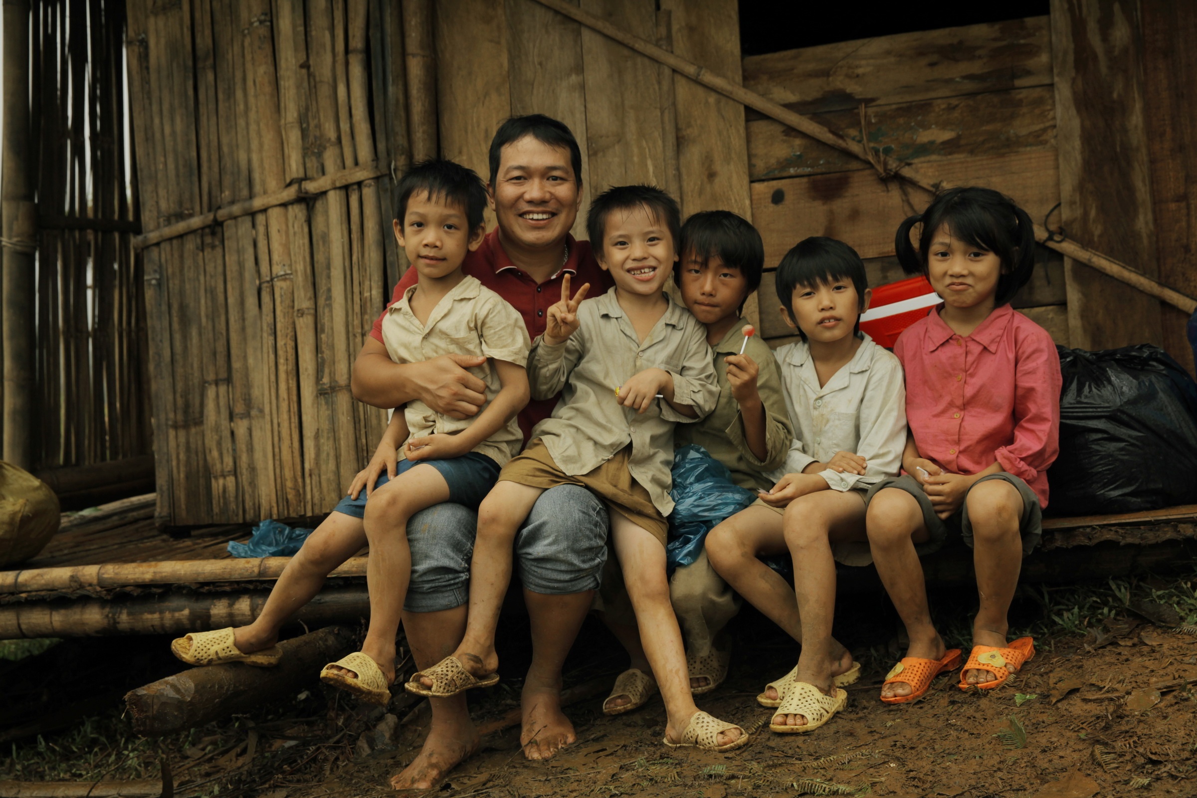 Dao dien ‘Cha cong con’ buc xuc, tra lai bang khen Canh dieu vang hinh anh