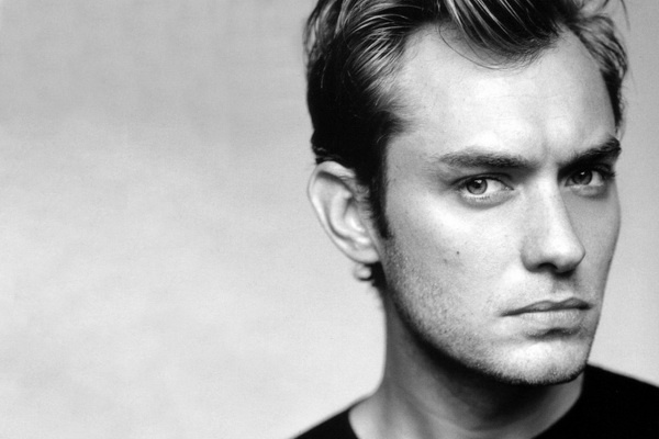 Jude Law sam vai thay Dumbledore thoi tre tuoi hinh anh
