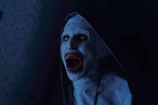 Qua khu ac ma Valak cua ‘The Conjuring 2’ duoc tiet lo vao mua he 2018 hinh anh