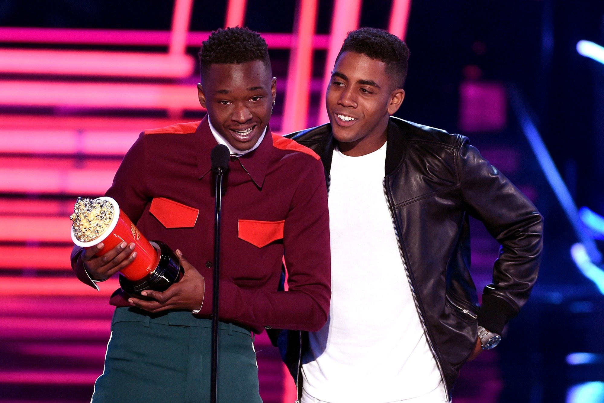 MTV Movie & TV Awards 2017 trao giai cho nu hon dong tinh hinh anh