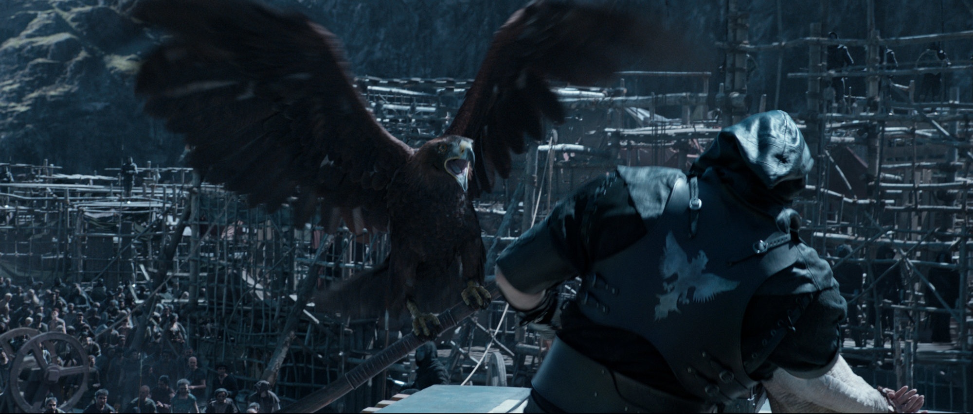 review phim Vua Arthur anh 4