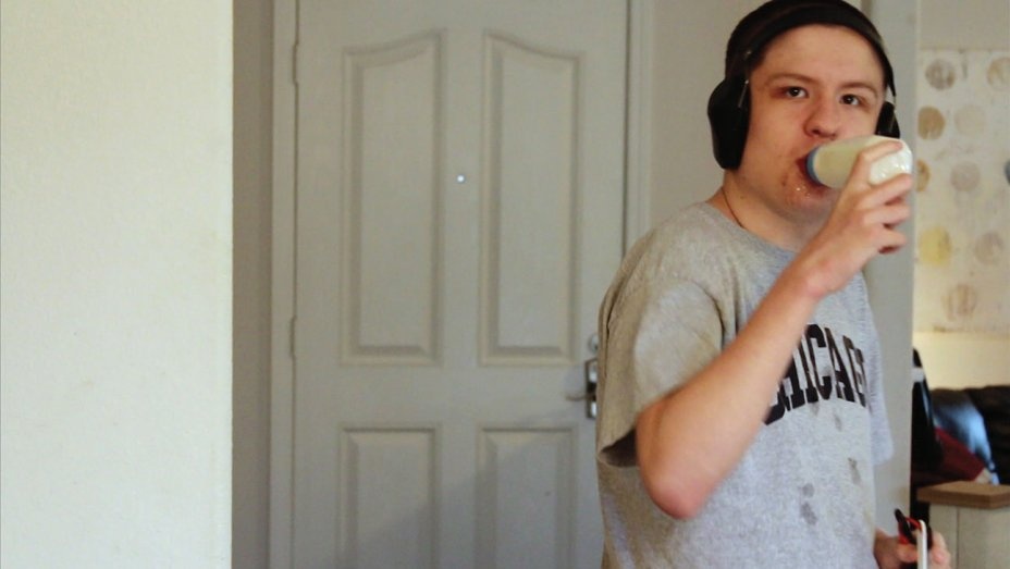 phim tai lieu ve tiem vac xin anh 1