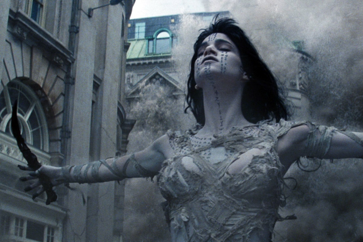 Vu tru Den toi cua Universal anh 1