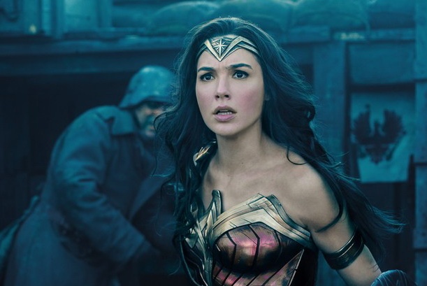 Wonder Woman hanh hiep tai nuoc My hien dai trong phan hai hinh anh