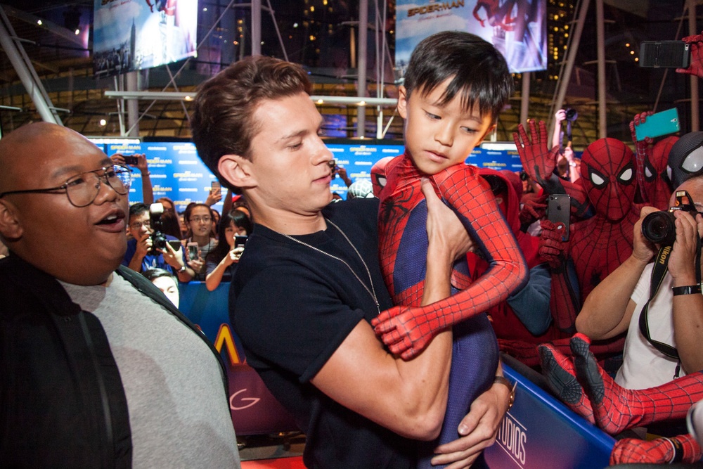 hop bao phim Nguoi Nhen anh 6