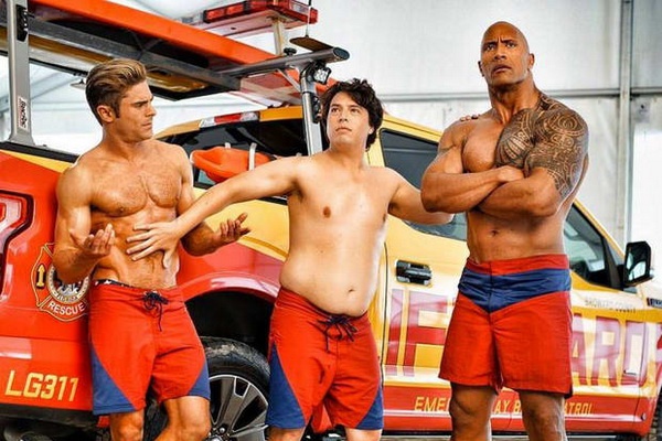 ‘Baywatch’: Phim dam tinh trai cua The Rock va Zac Efron hinh anh
