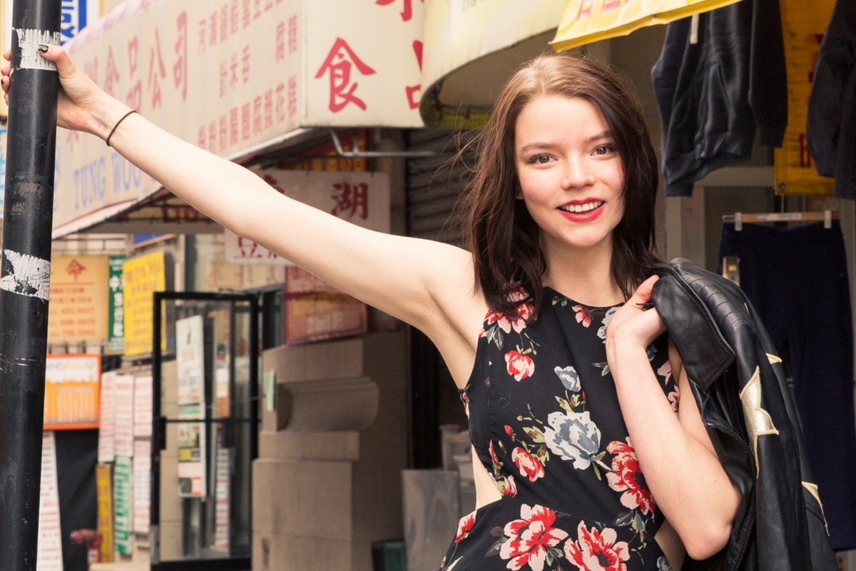 9 nguoi dep sang gia co the tro thanh sieu anh hung Batgirl hinh anh