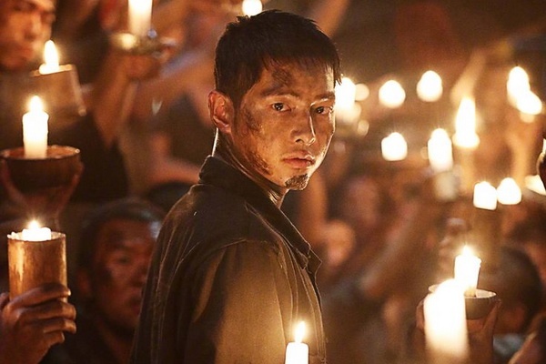 Giai ‘Oscar Han Quoc’ ngo lo bom tan chien tranh cua Song Joong-ki hinh anh